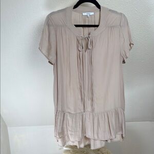 Ro & De Tan Pleated Short Sleeve Blouse. Size Large